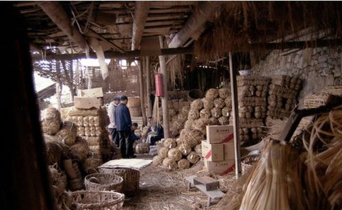 1985年的醴陵陶瓷 遍地小工廠生產(chǎn),堪稱(chēng)當(dāng)?shù)刂еa(chǎn)業(yè)
